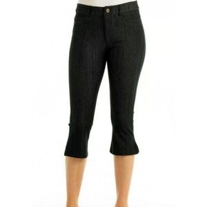 NWT New Fresh Produce Black Freshfit Pedal Pusher Shorts M orXL